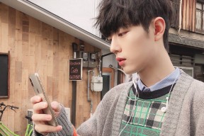 华体会下载-绝境双刃斩破冰封王座—塔图姆关键节点连续得分助开拓者淘汰森林狼