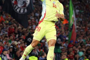 华体会体育-包含本菲卡险胜阿森纳，C罗扑点救主世界杯的词条